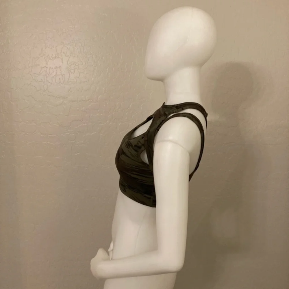 ALPHALETE Surface Keyhole Army Green Camouflage Sports Bra Medium_9